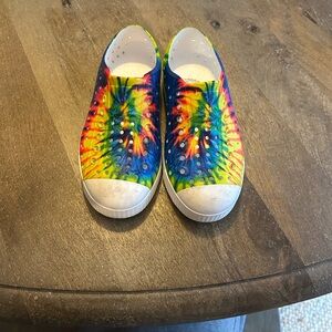 Native Jefferson Kids Sneakers in Tie-Dye Blue, Yellow, and Red
